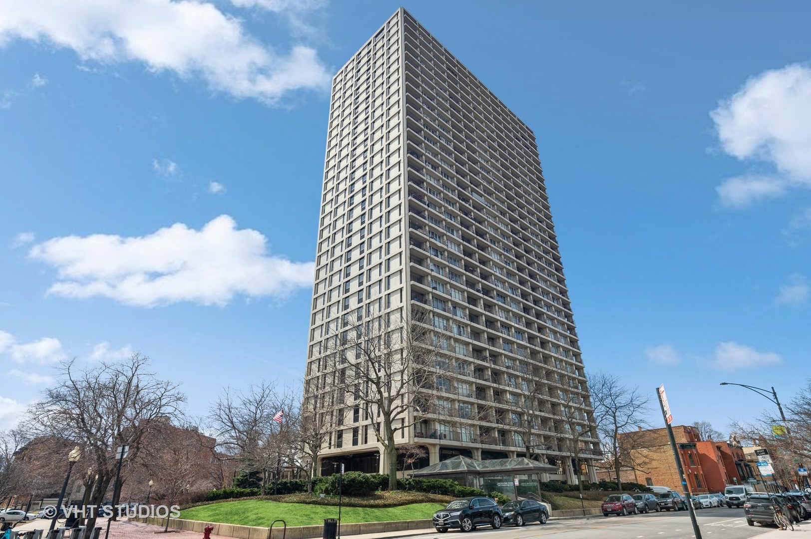 1960 N Lincoln Park West Unit: 812