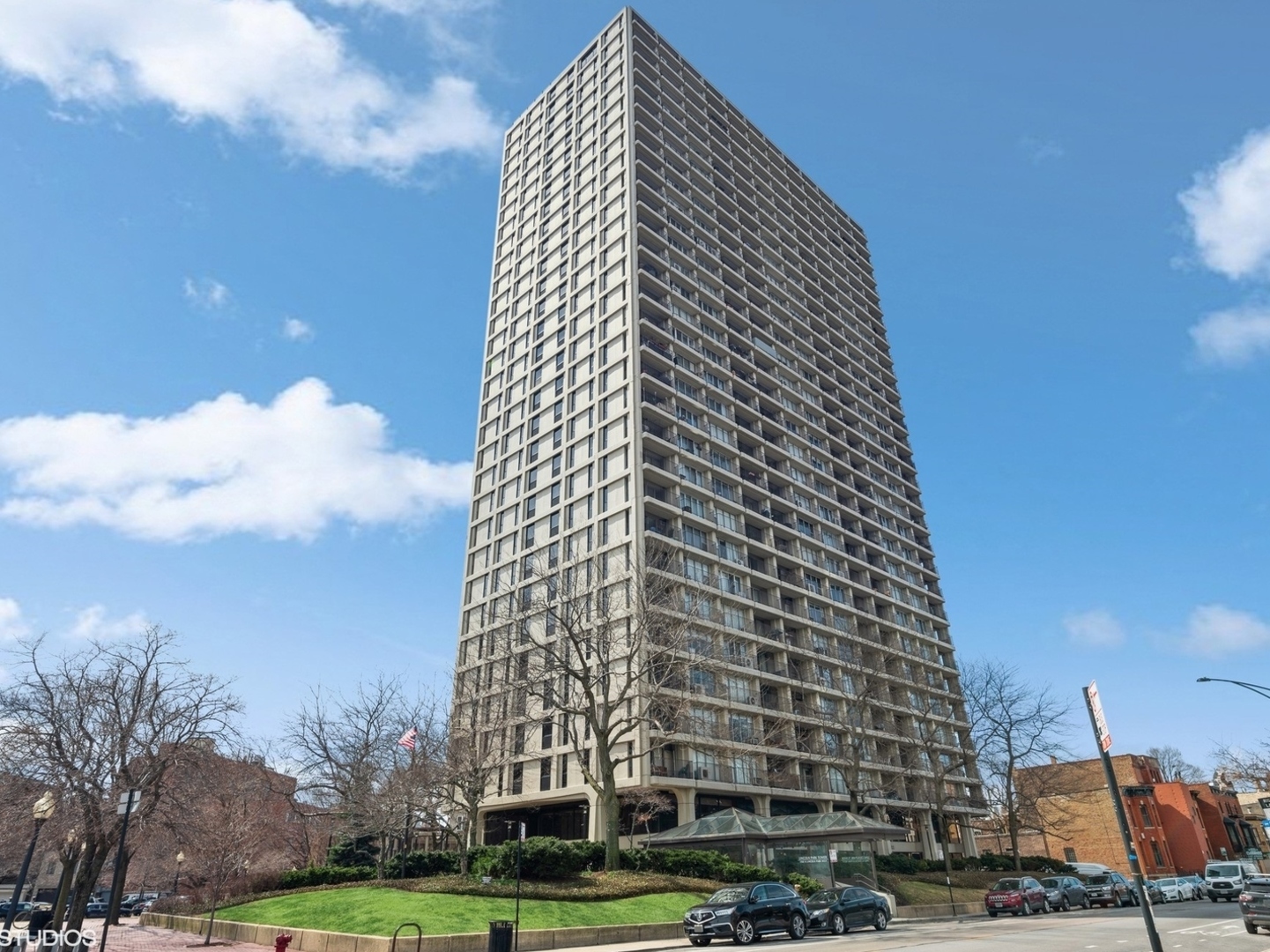 1960 N Lincoln Park West Street Unit: 2205