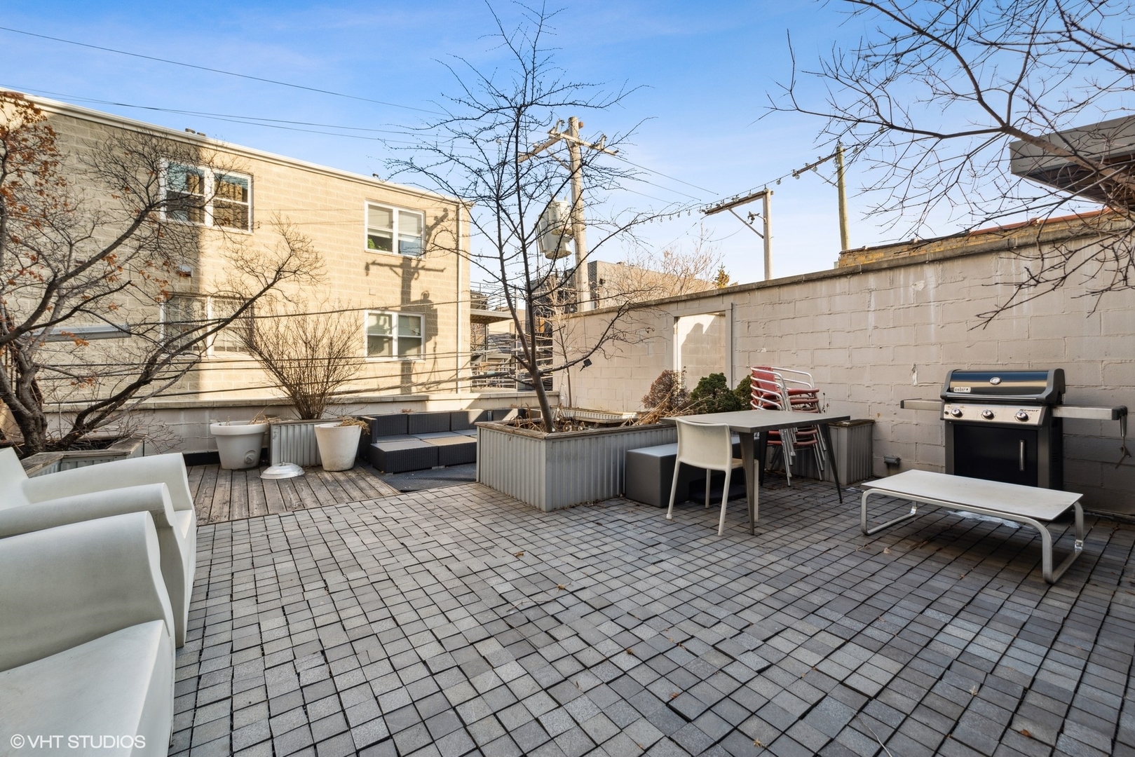 1555 W PEARSON Street Unit: B