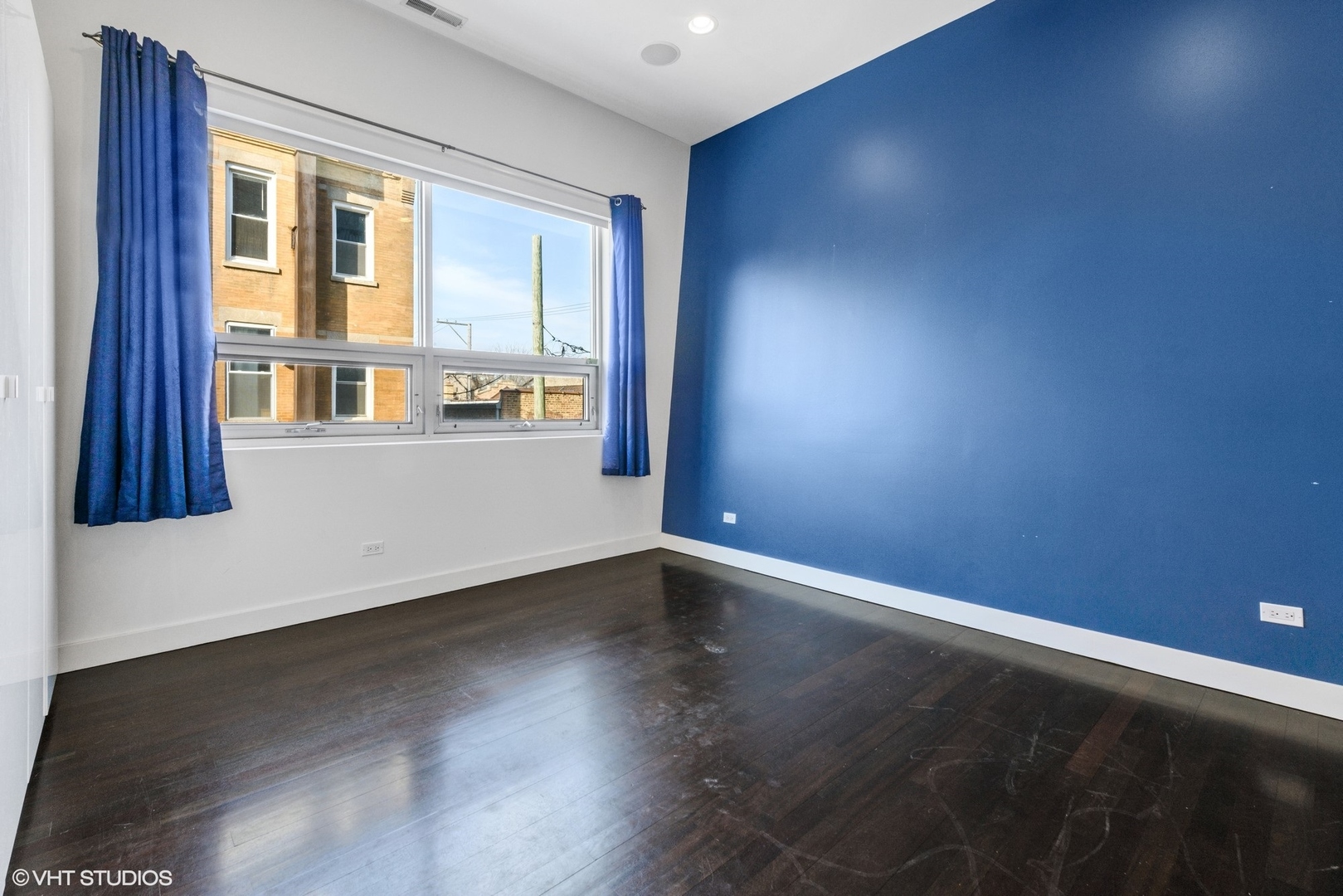 1555 W PEARSON Street Unit: B