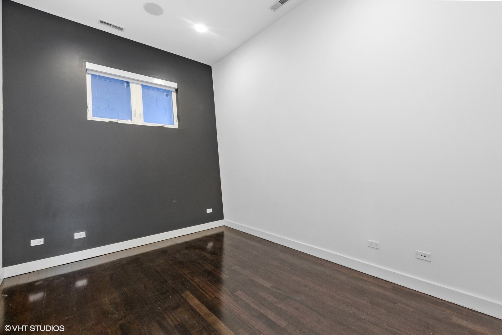 1555 W PEARSON Street Unit: B