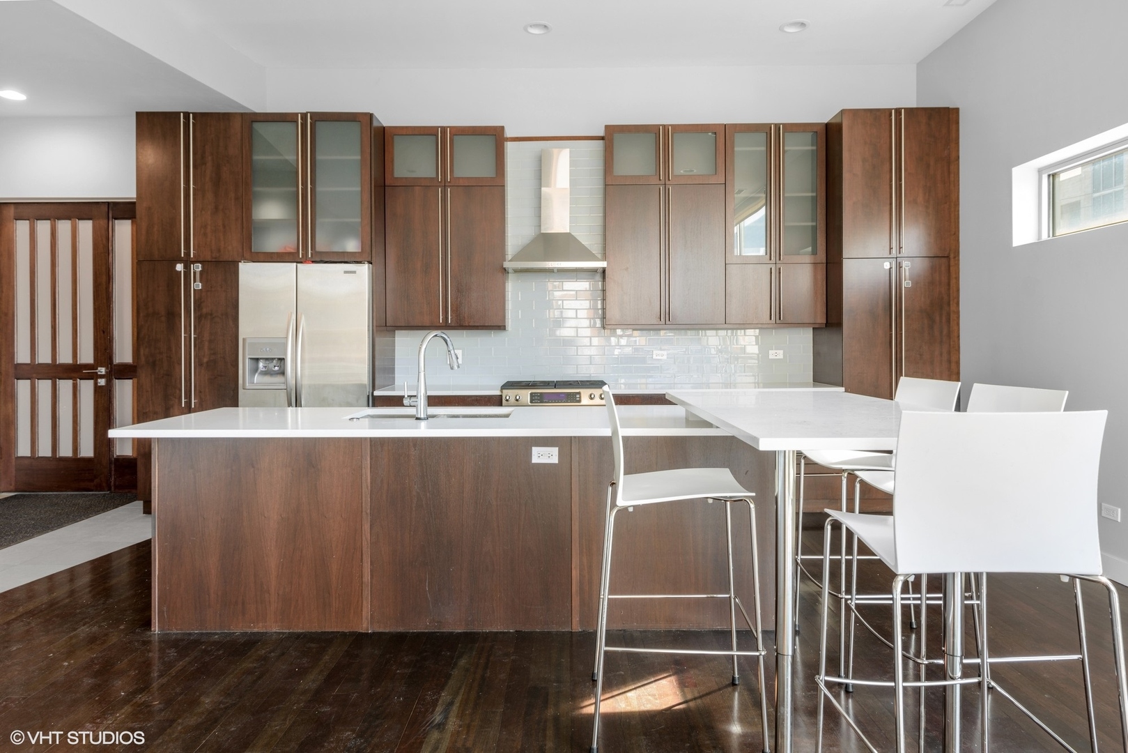 1555 W PEARSON Street Unit: B