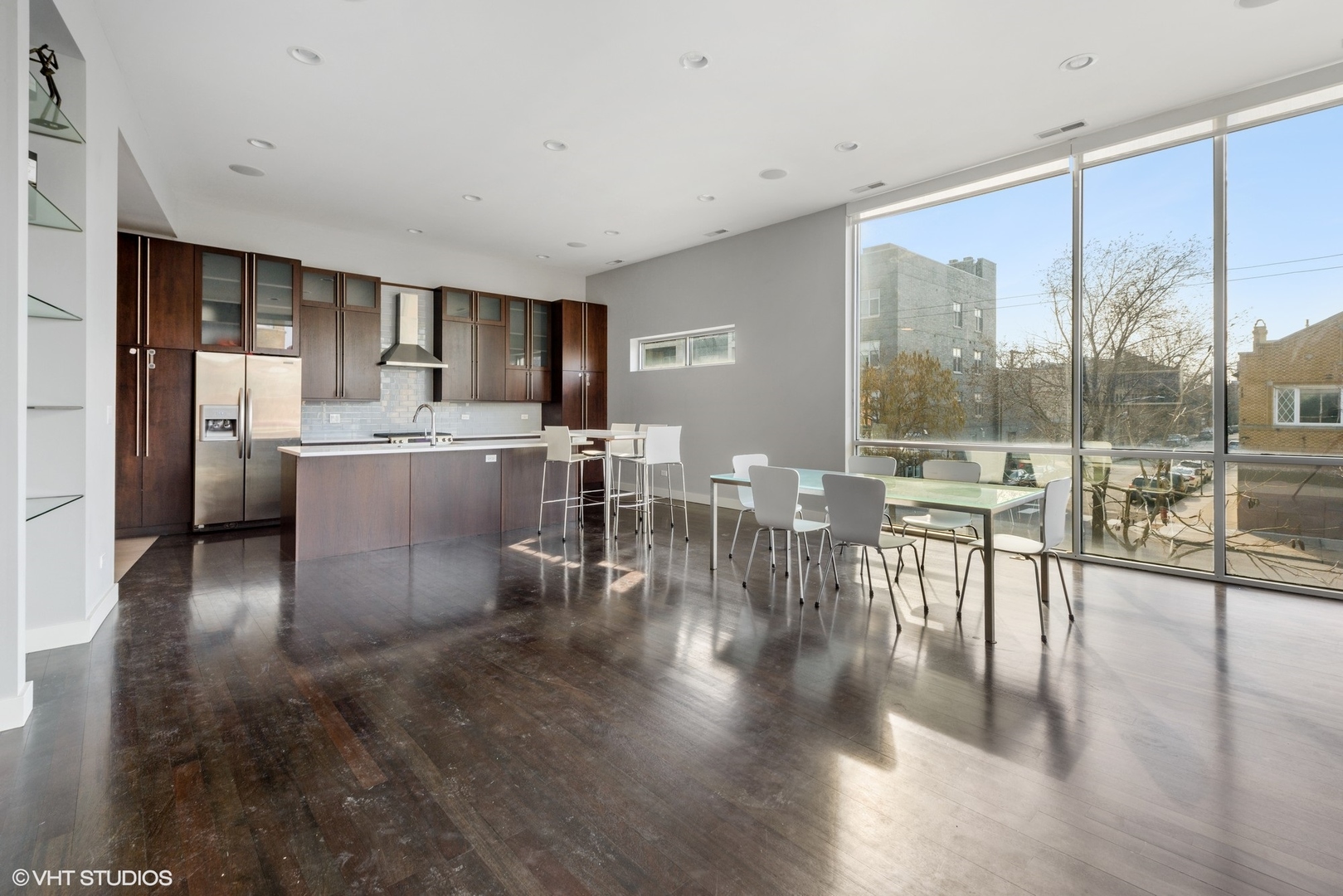 1555 W PEARSON Street Unit: B