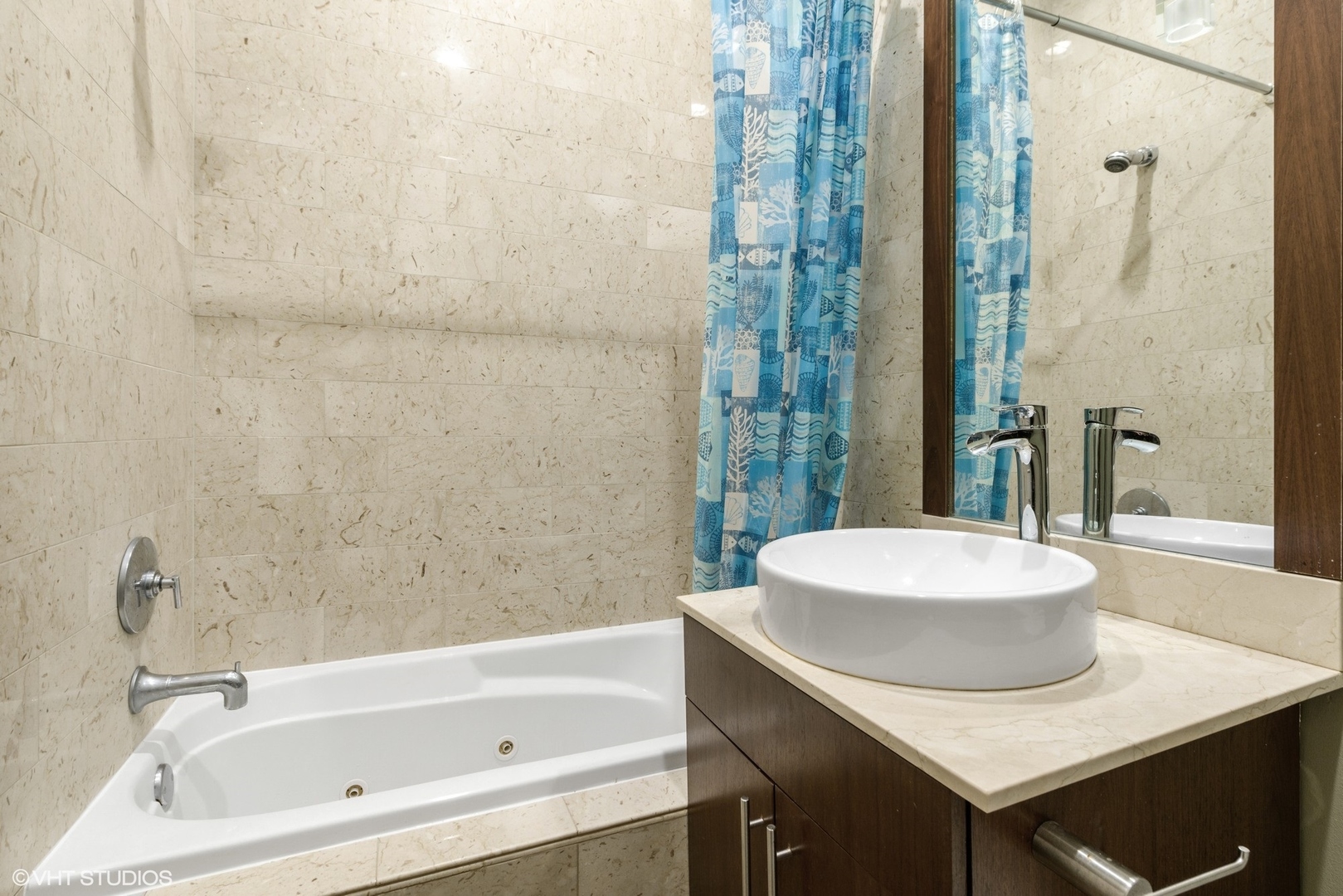 1555 W PEARSON Street Unit: B