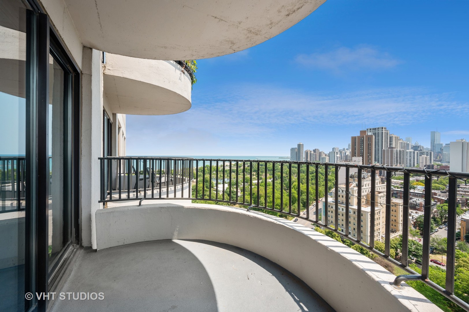 2020 N Lincoln Park West Unit: 19J