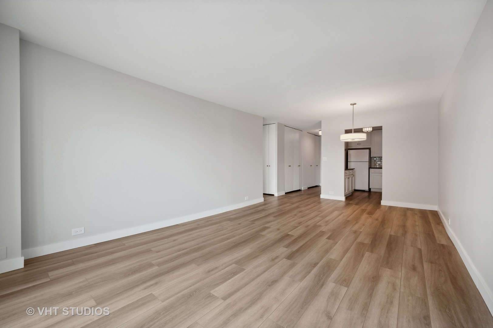 2020 N Lincoln Park West Unit: 19J