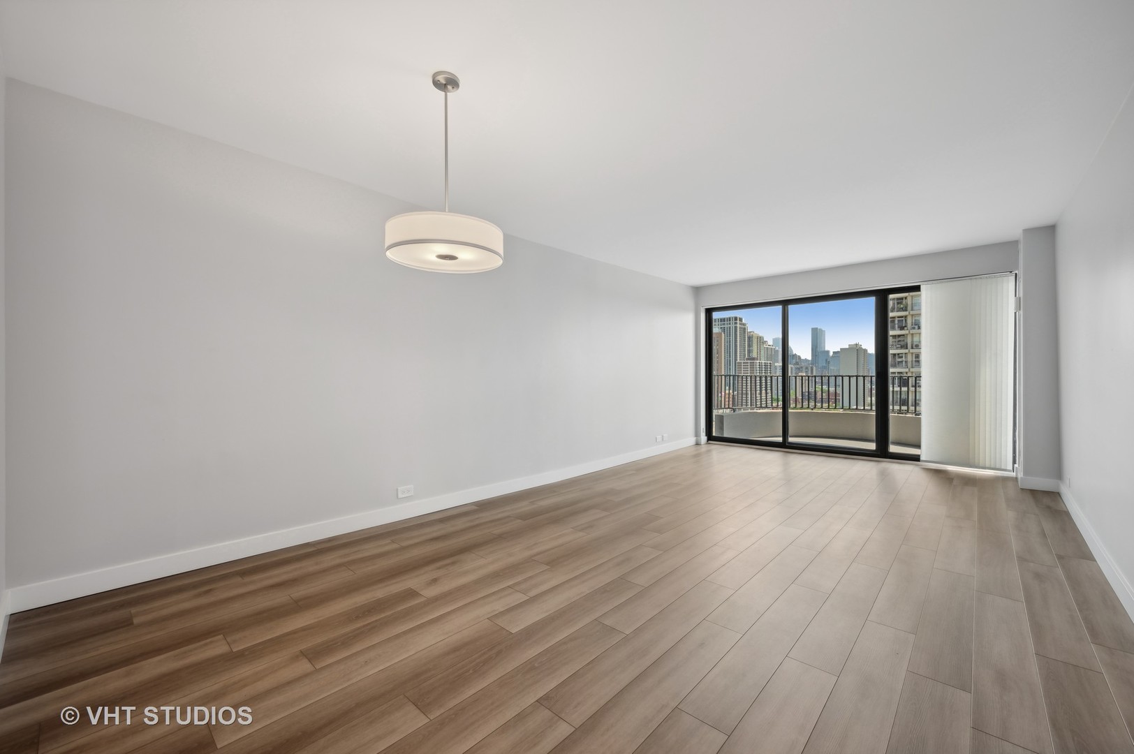 2020 N Lincoln Park West Unit: 19J