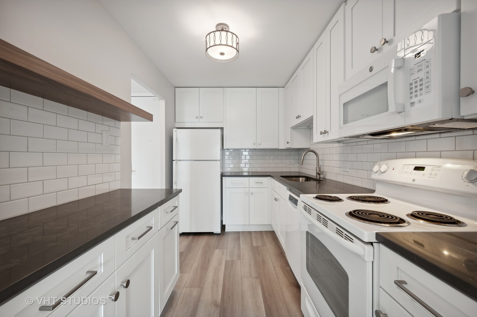 2020 N Lincoln Park West Unit: 19J