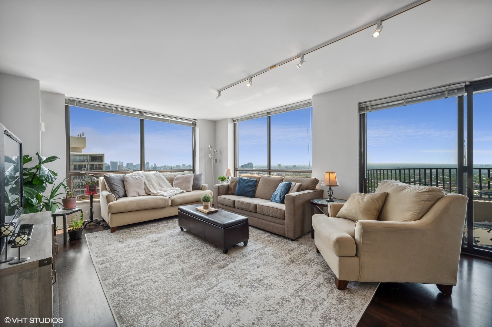 2020 N Lincoln Park West Unit: 29M