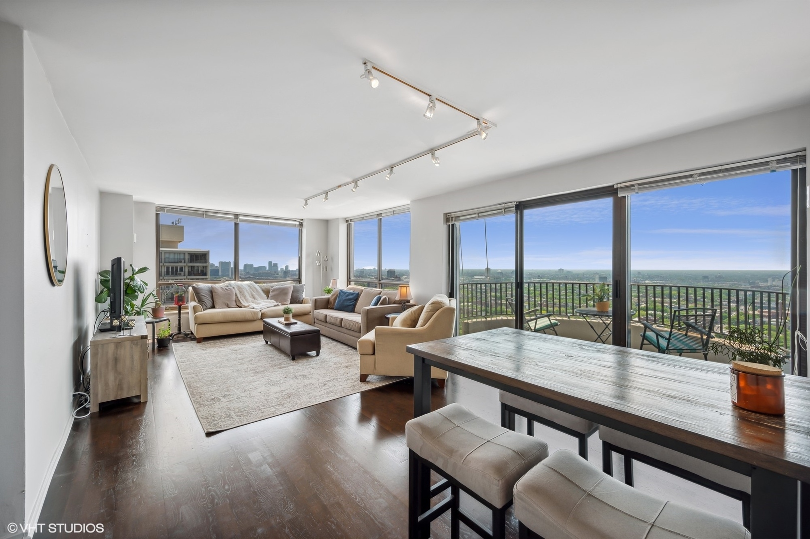 2020 N Lincoln Park West Unit: 29M