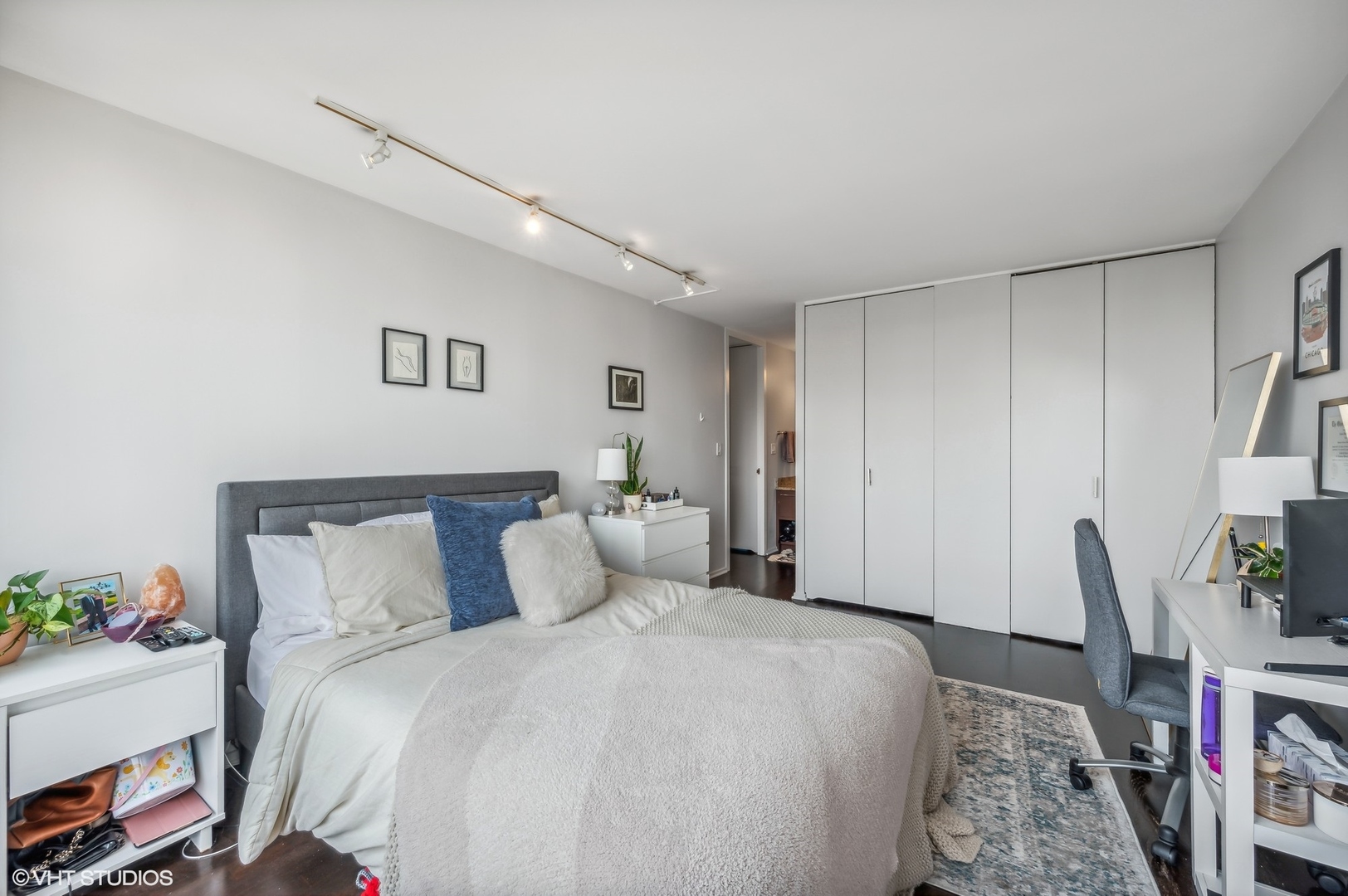 2020 N Lincoln Park West Unit: 29M