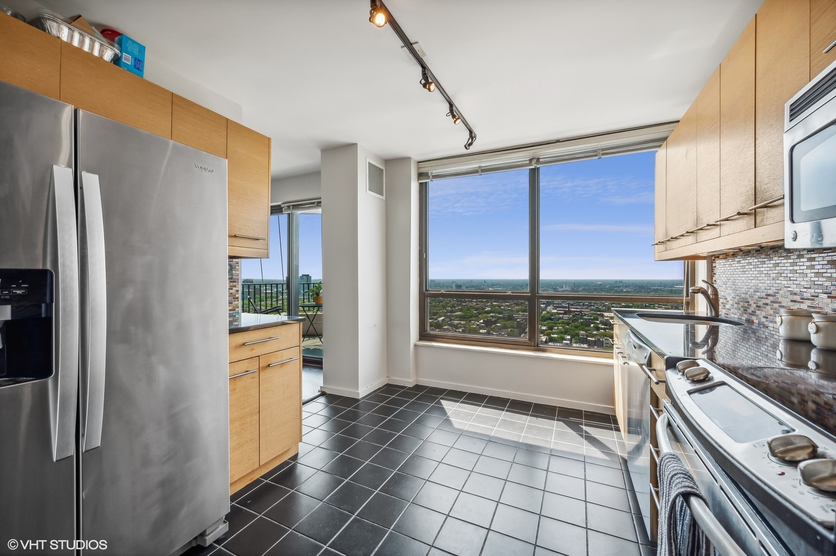 2020 N Lincoln Park West Unit: 29M