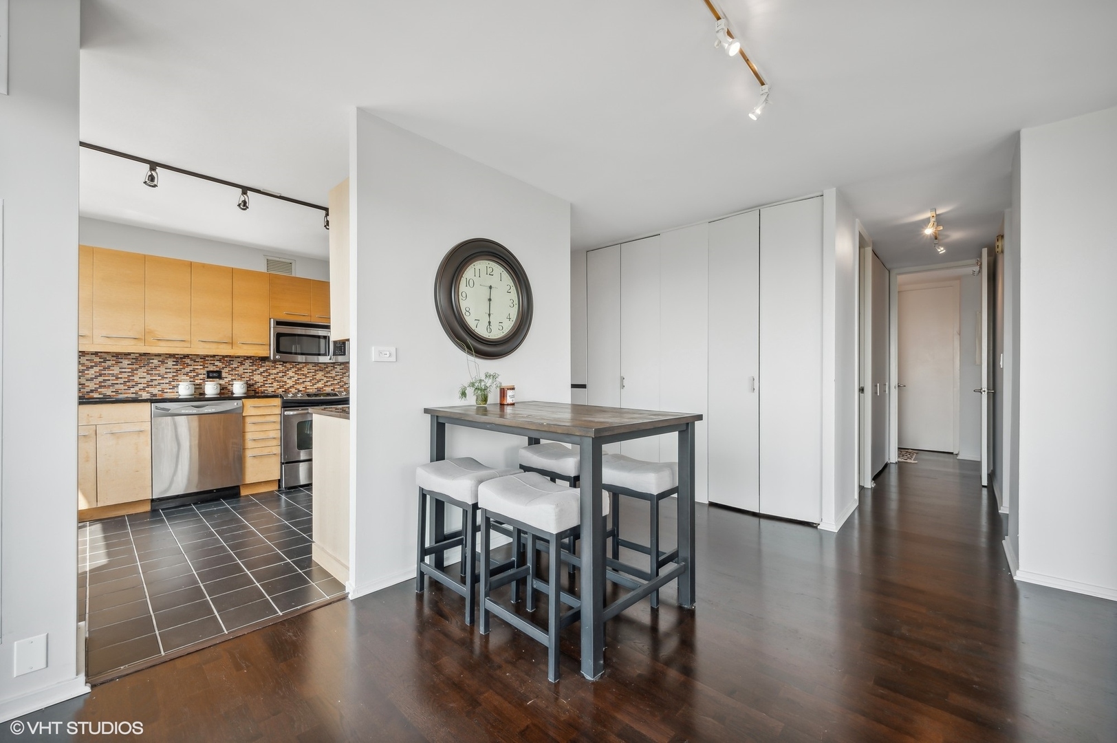 2020 N Lincoln Park West Unit: 29M