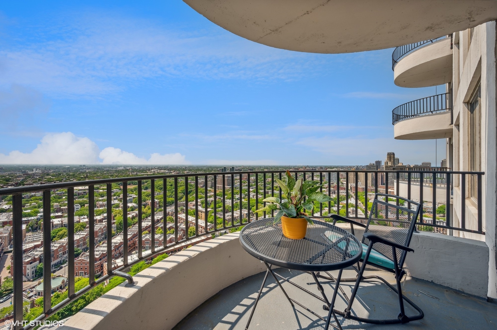 2020 N Lincoln Park West Unit: 29M