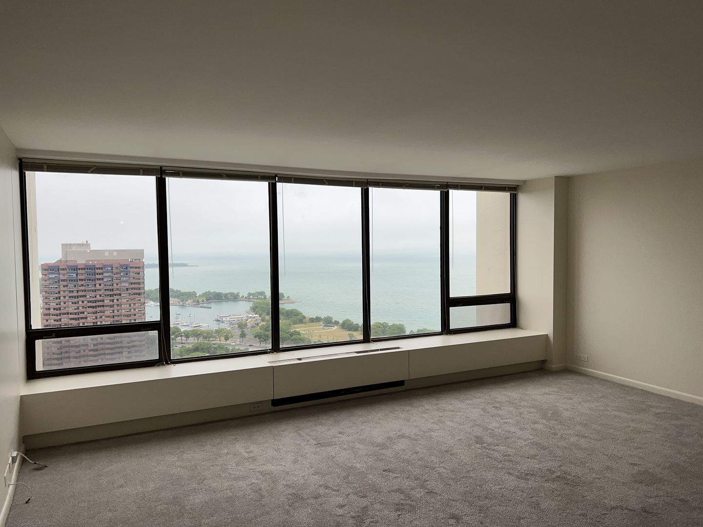 2800 N Lake Shore Drive Unit: 4215