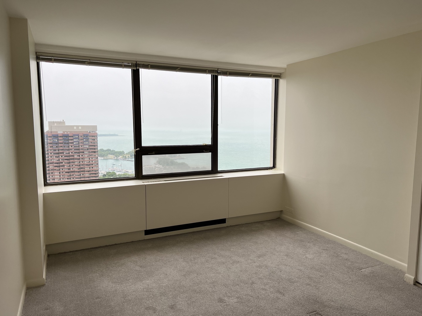 2800 N Lake Shore Drive Unit: 4215