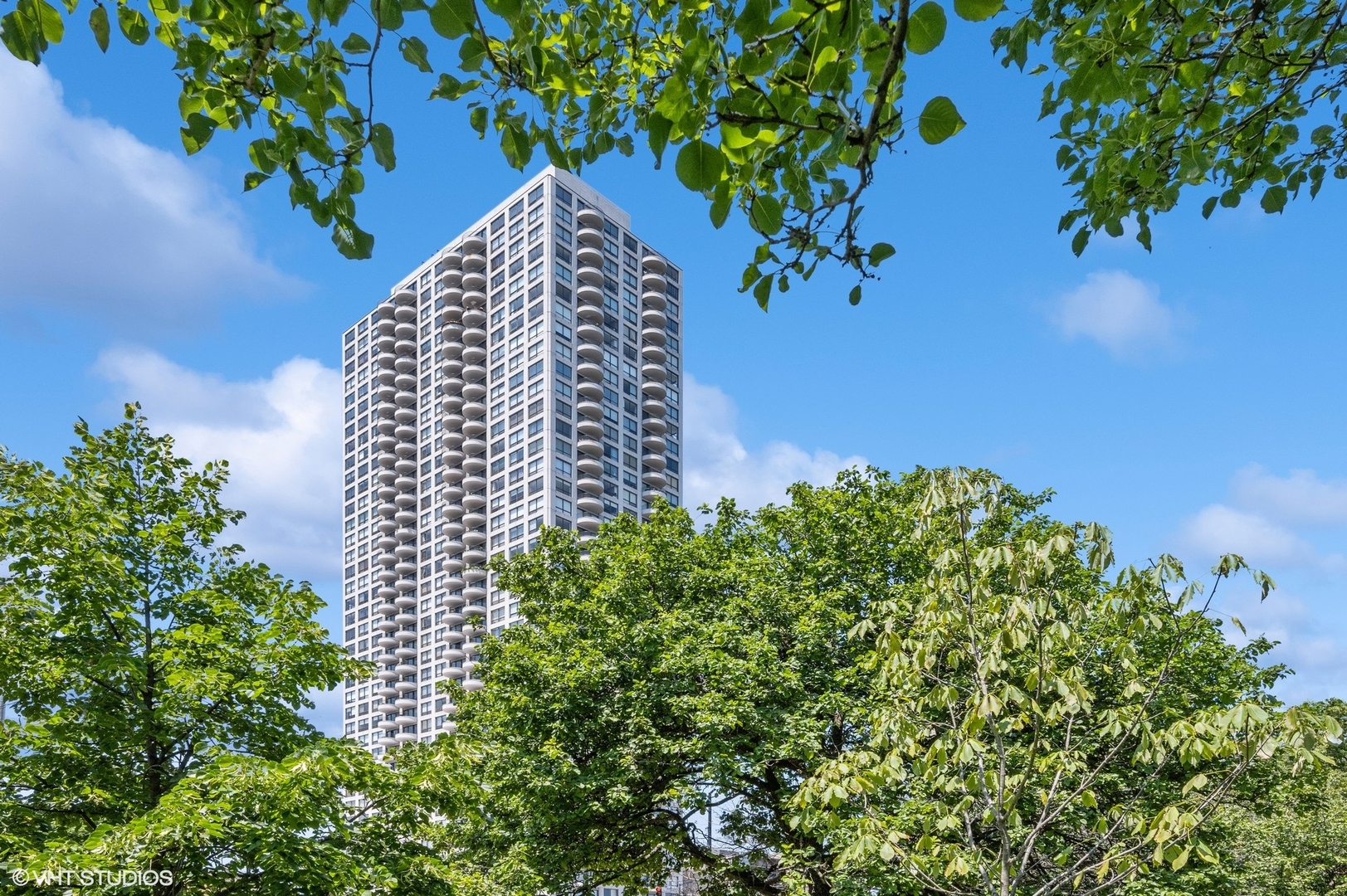2020 N Lincoln Park West Unit: 7C