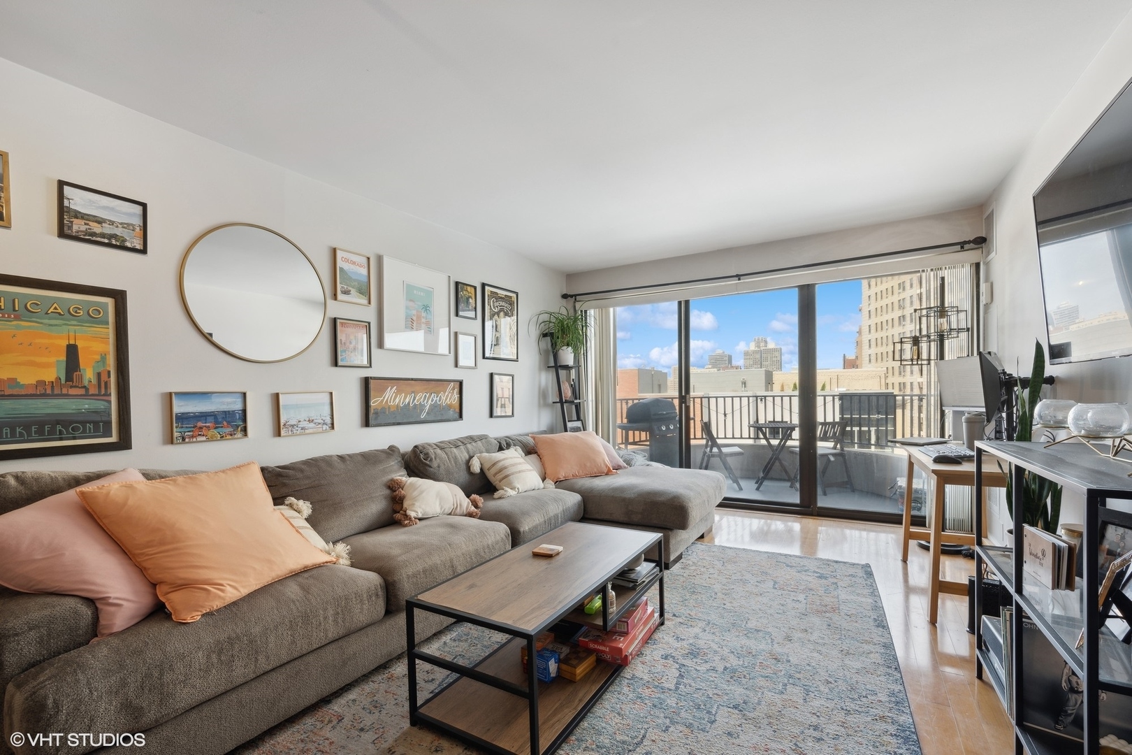 2020 N Lincoln Park West Unit: 7C