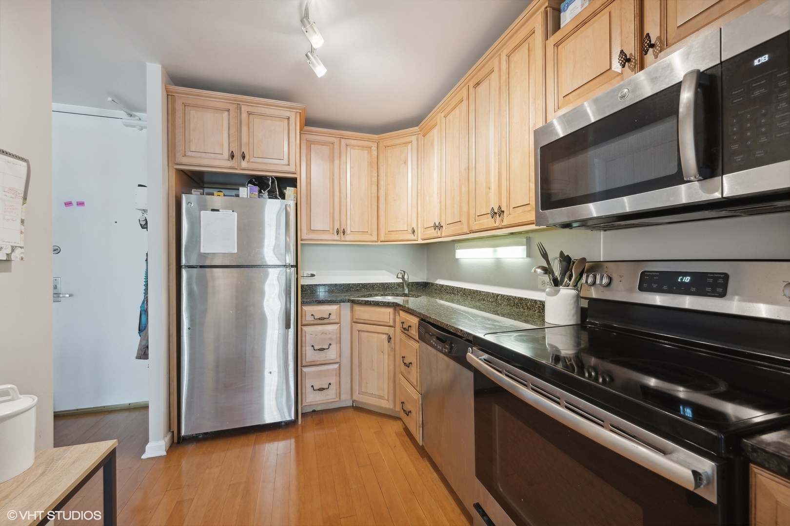 2020 N Lincoln Park West Unit: 7C
