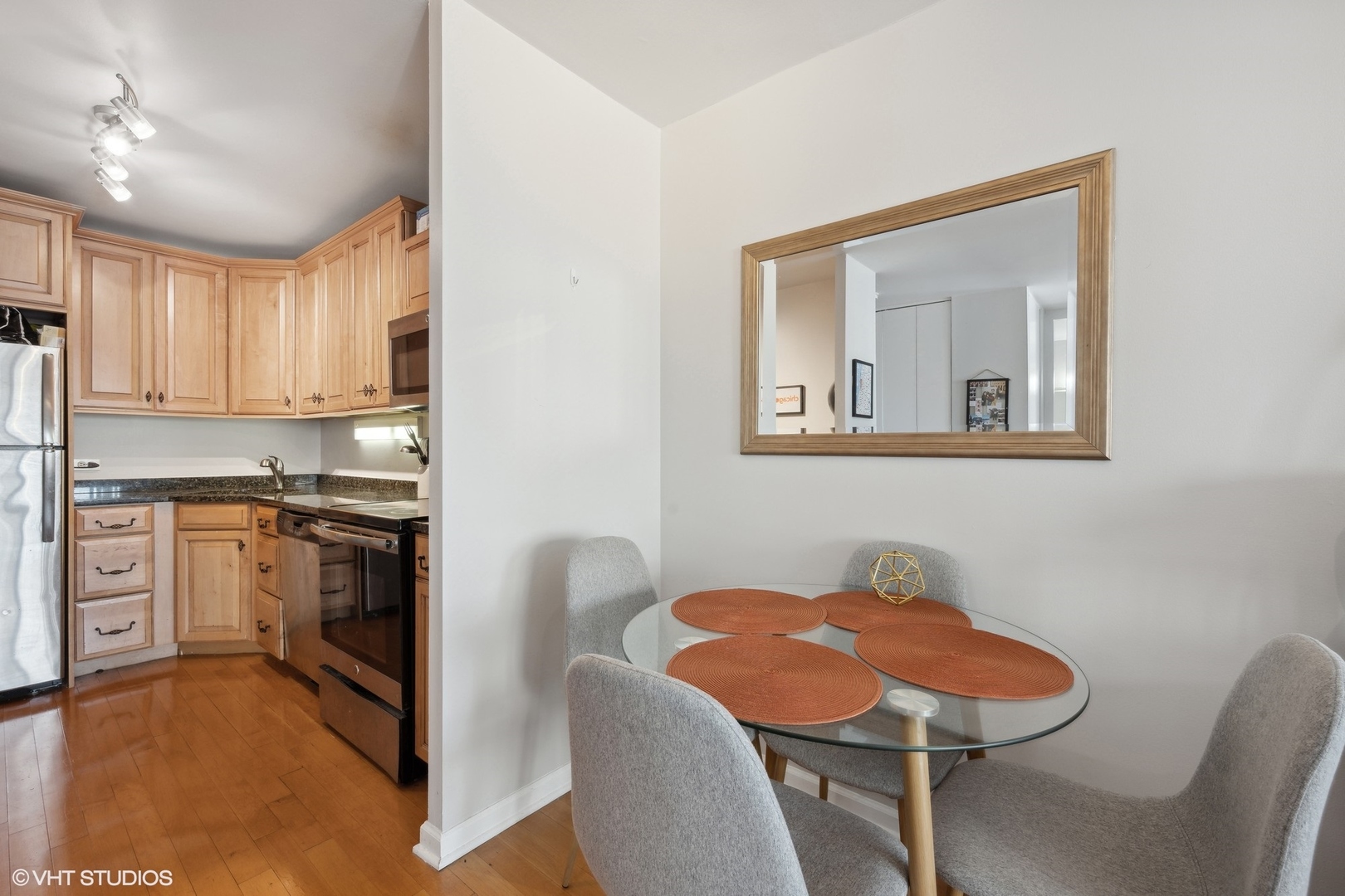 2020 N Lincoln Park West Unit: 7C