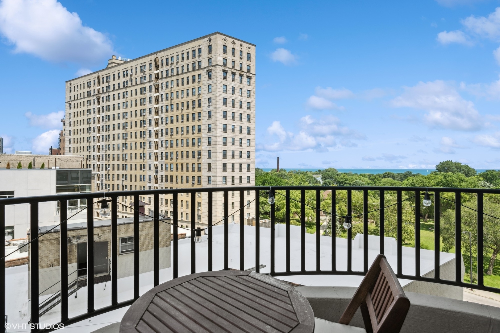 2020 N Lincoln Park West Unit: 7C