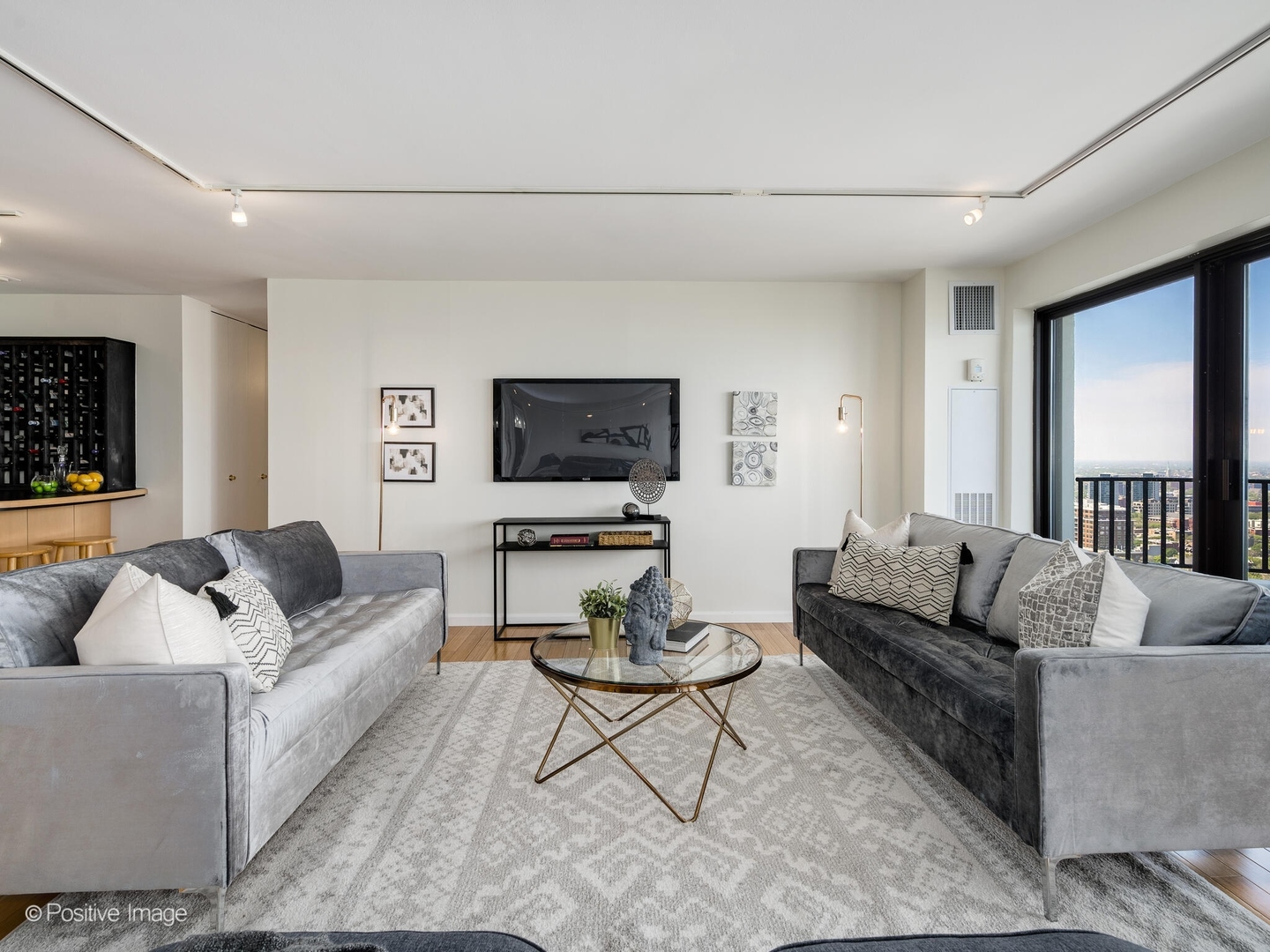 2020 N Lincoln Park West Unit: 31DE