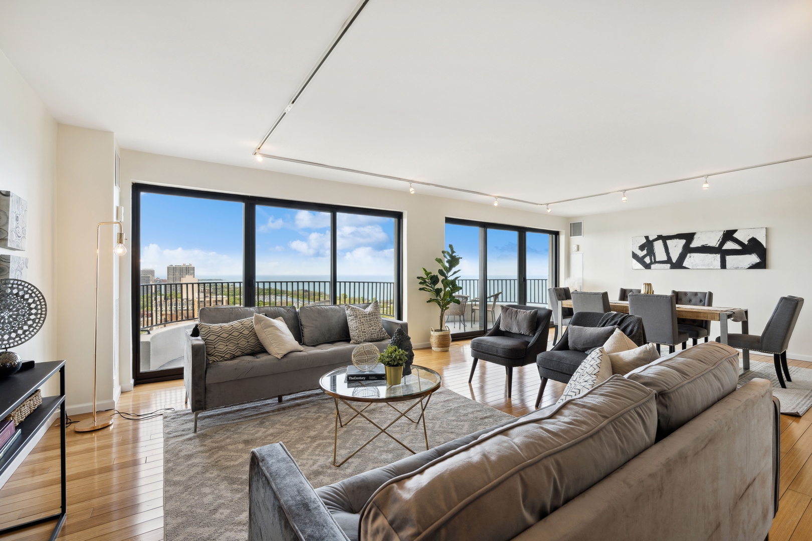 2020 N Lincoln Park West Unit: 31DE