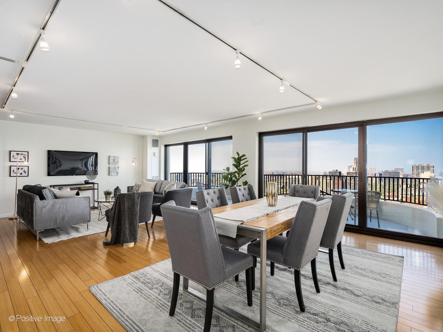 2020 N Lincoln Park West Unit: 31DE