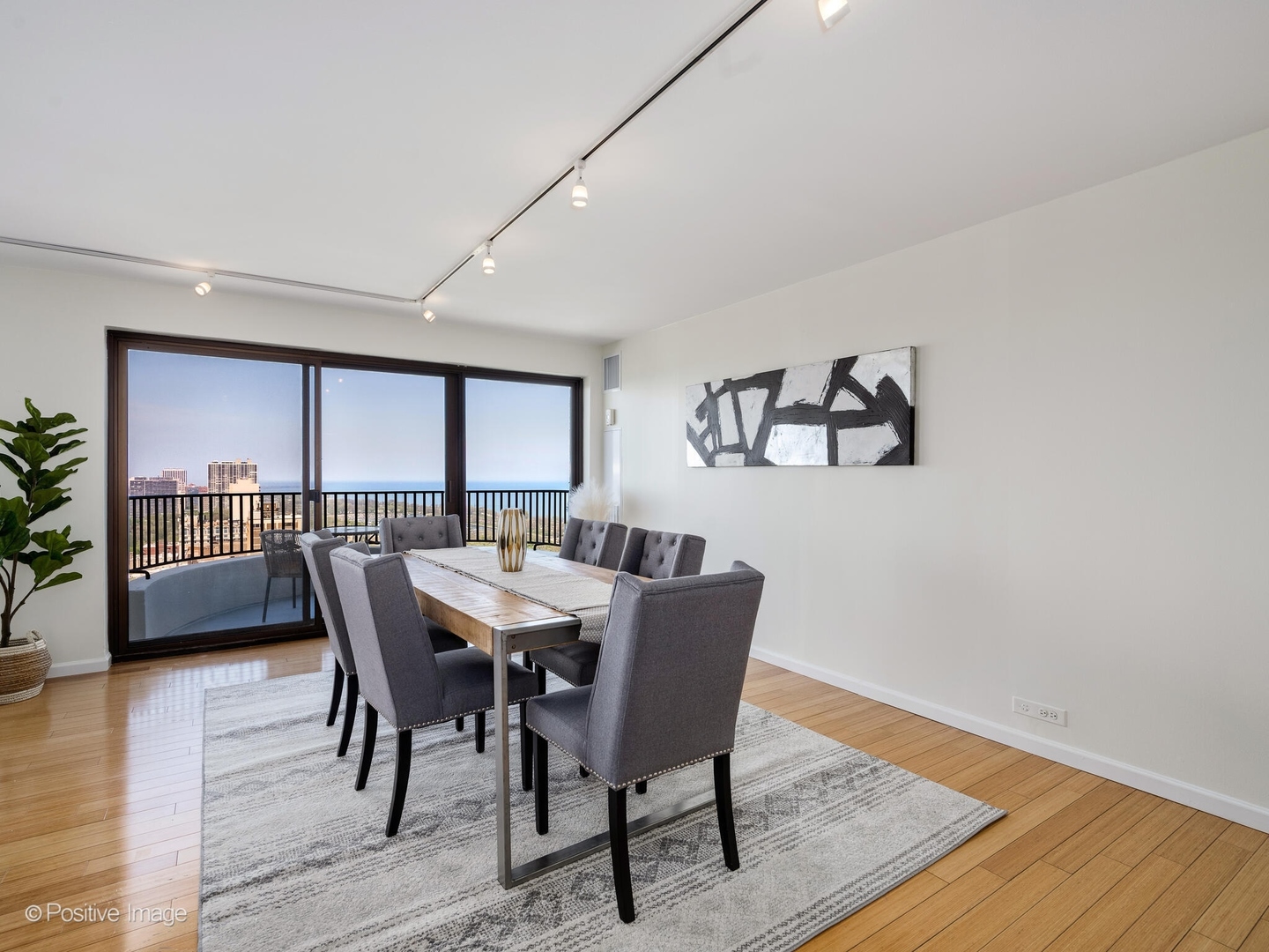 2020 N Lincoln Park West Unit: 31DE