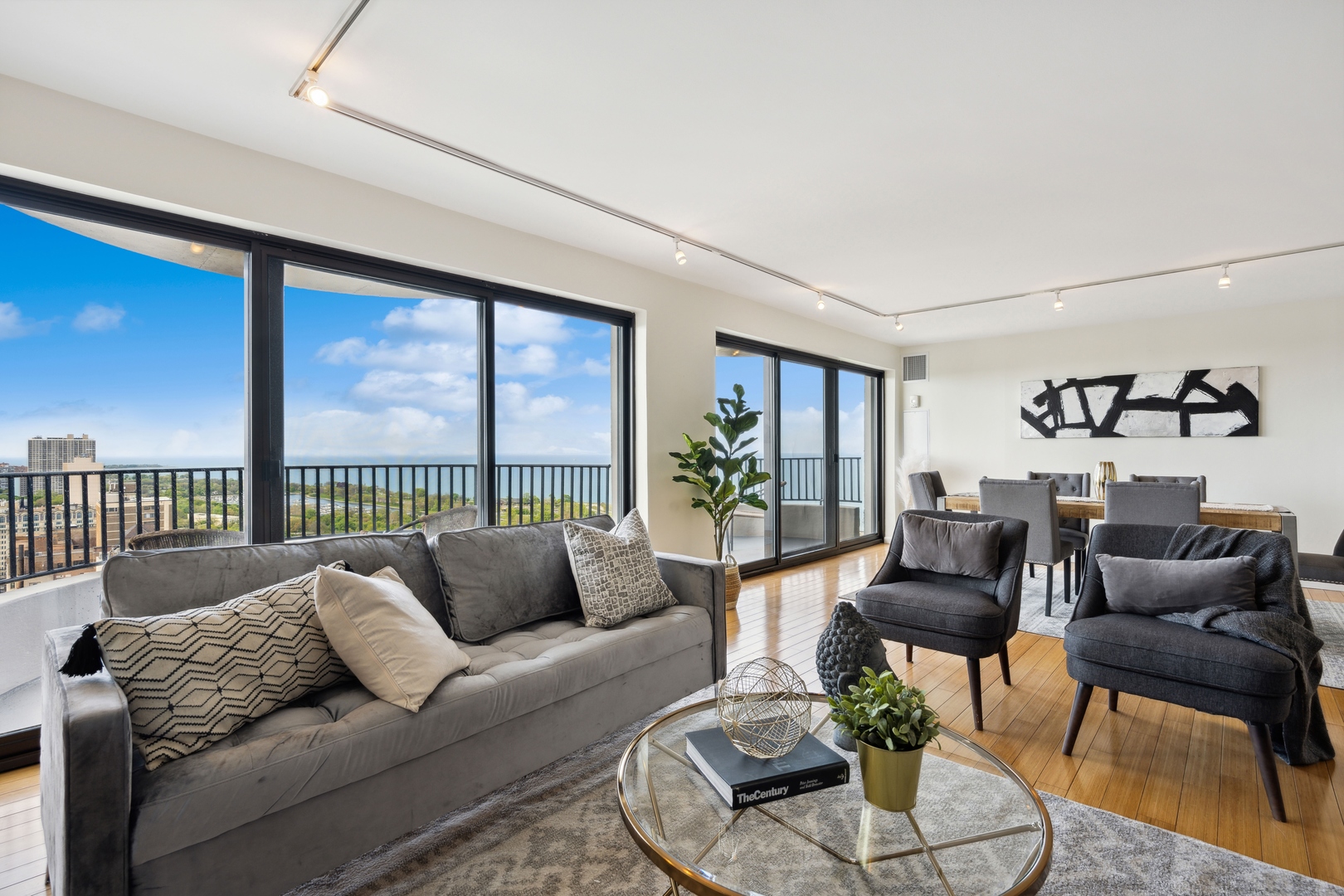2020 N Lincoln Park West Unit: 31DE
