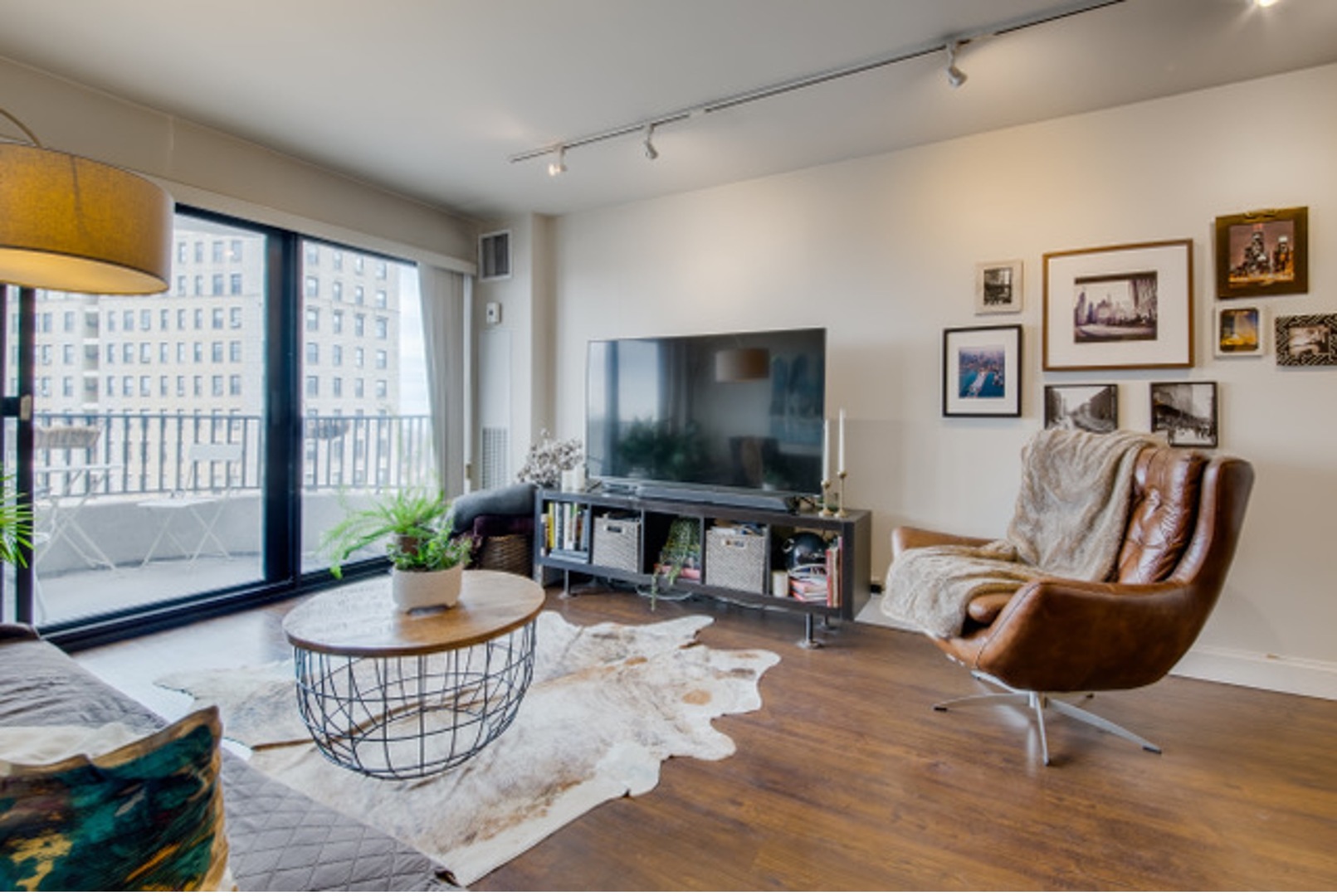 2020 N Lincoln Park West Unit: 12C