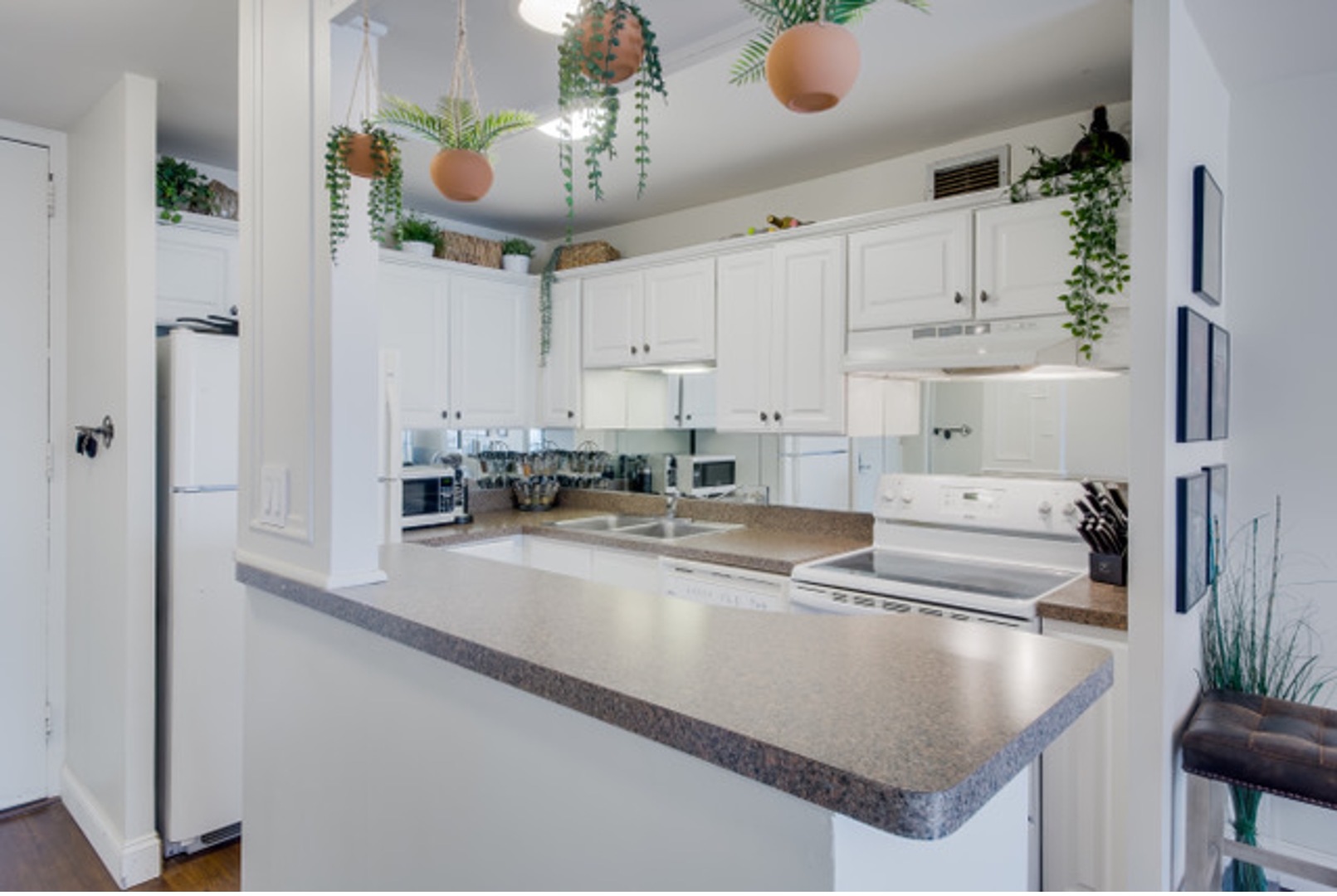 2020 N Lincoln Park West Unit: 12C