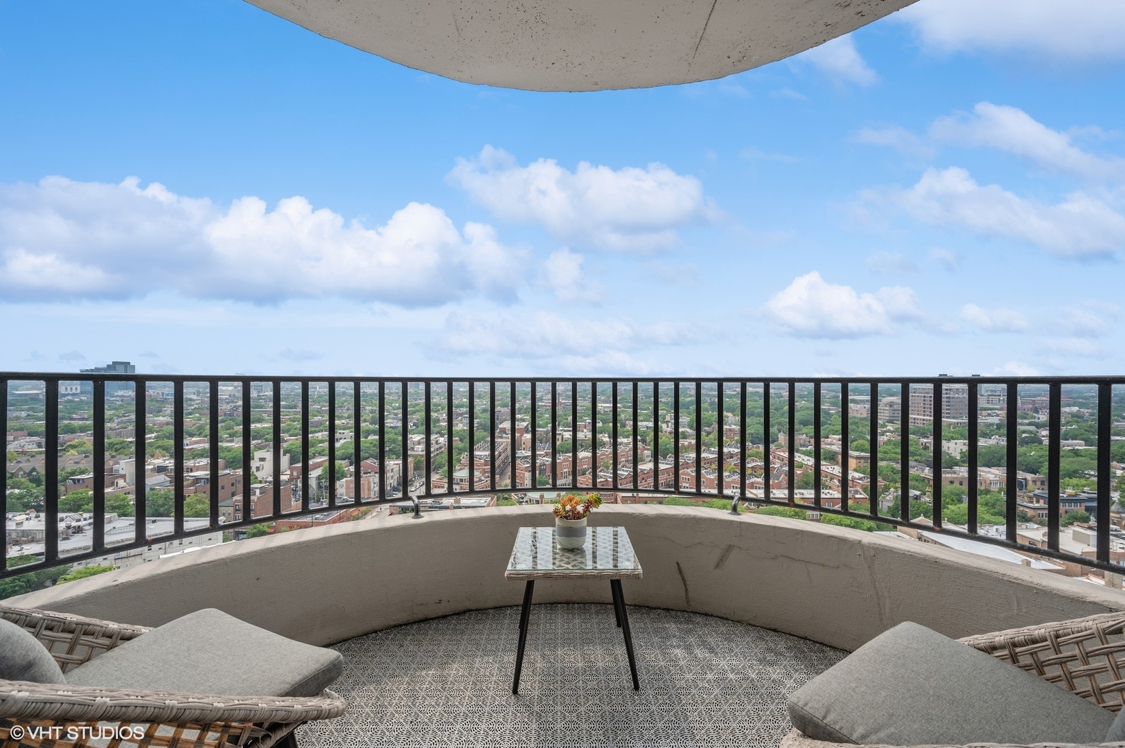 2020 N Lincoln Park West Unit: 18A