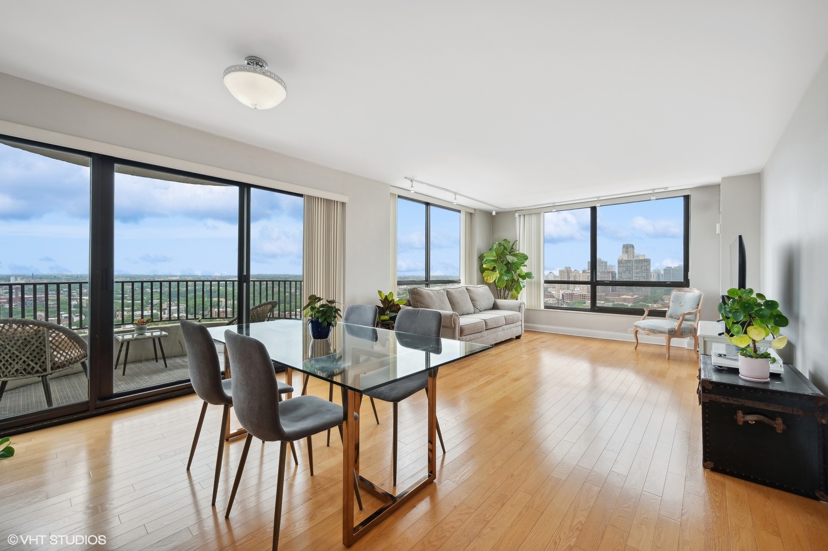 2020 N Lincoln Park West Unit: 18A