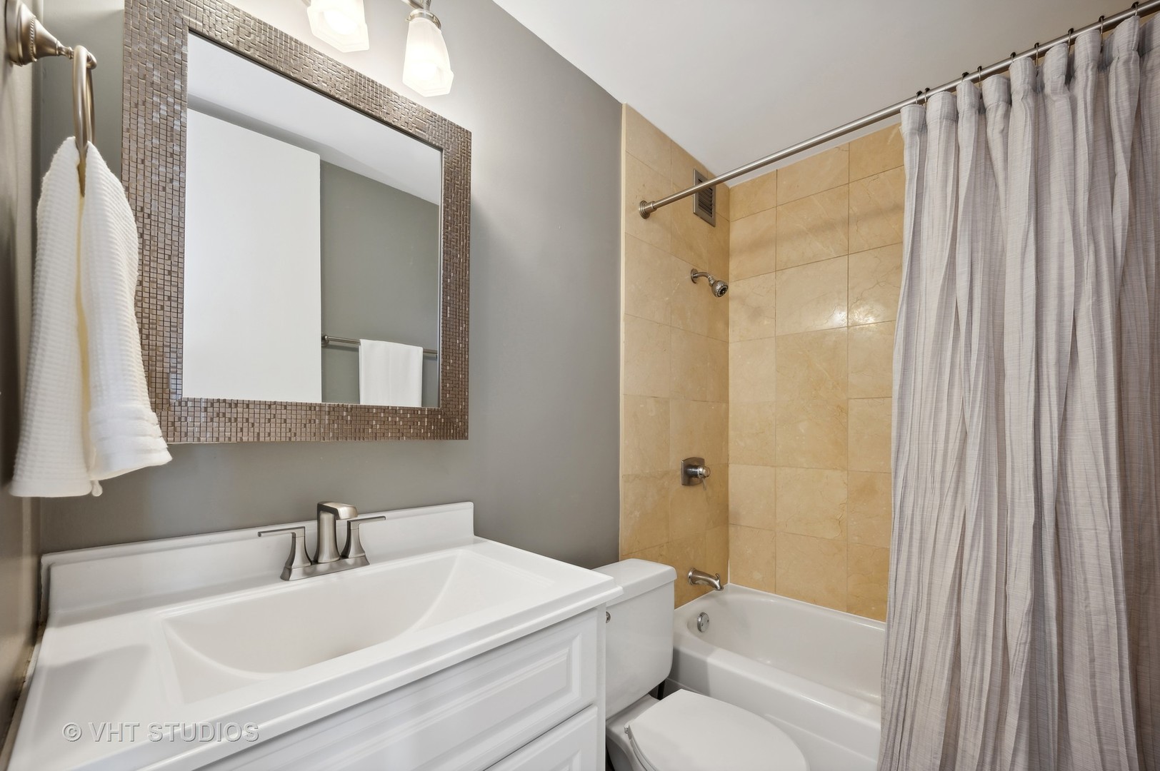 2020 N Lincoln Park West Unit: 18A