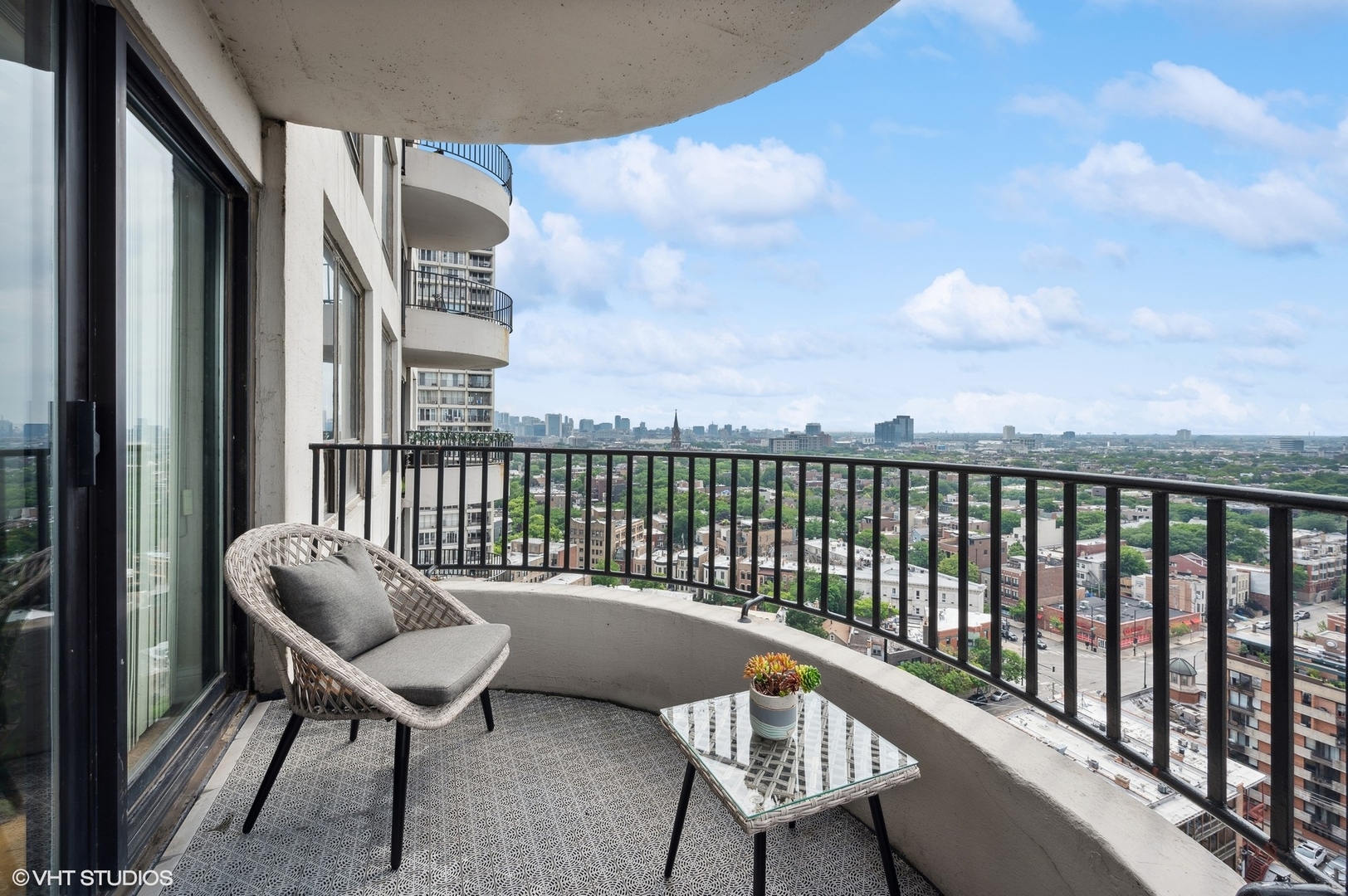 2020 N Lincoln Park West Unit: 18A