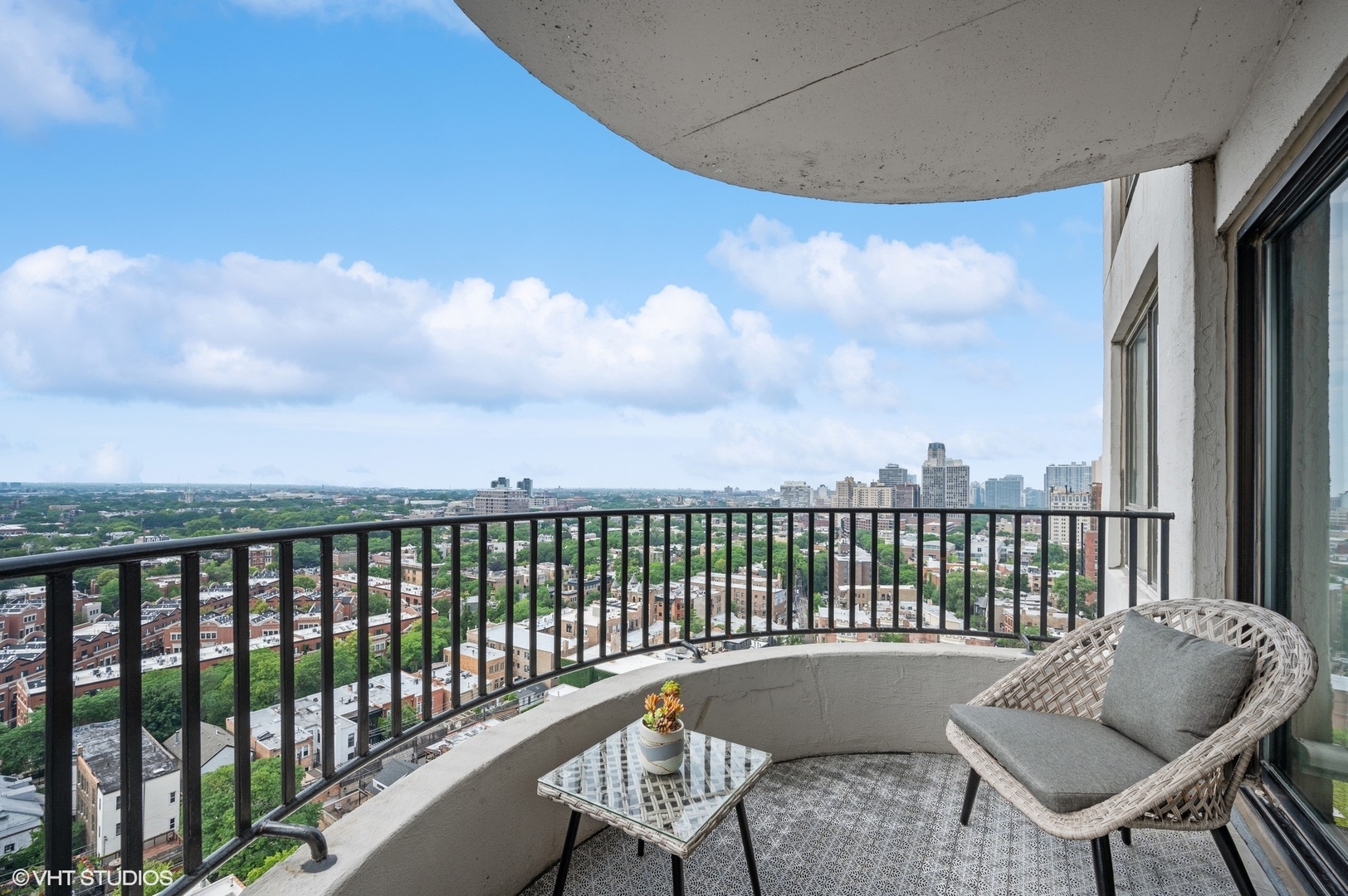 2020 N Lincoln Park West Unit: 18A