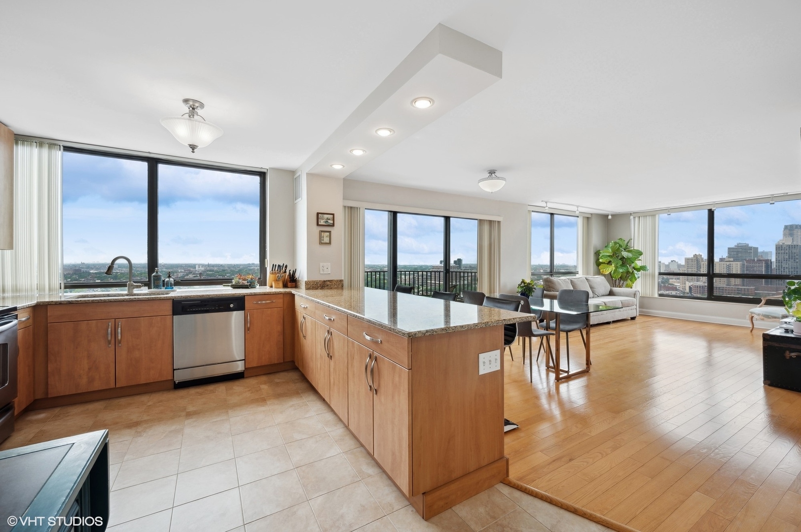 2020 N Lincoln Park West Unit: 18A