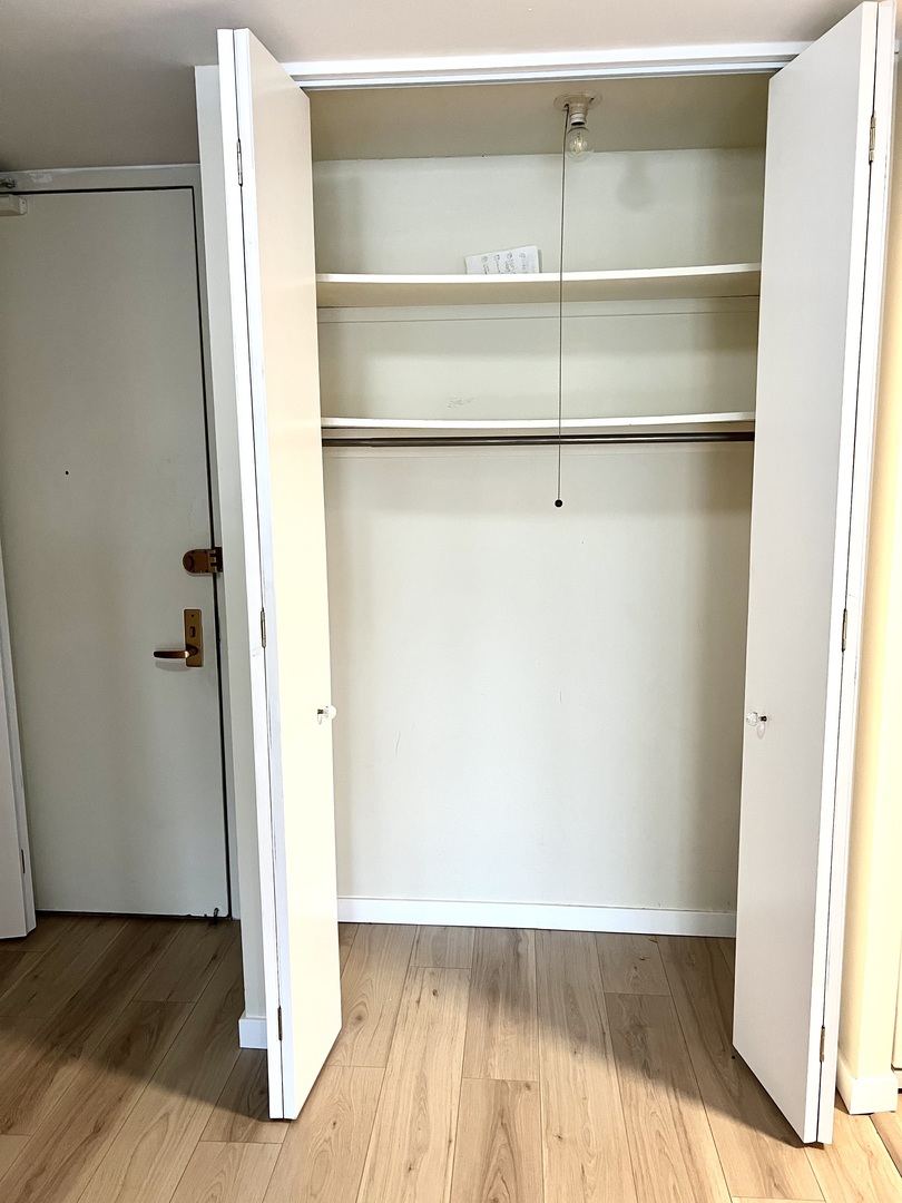 2020 N Lincoln Park West Unit: 12E