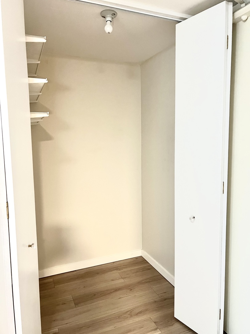 2020 N Lincoln Park West Unit: 12E