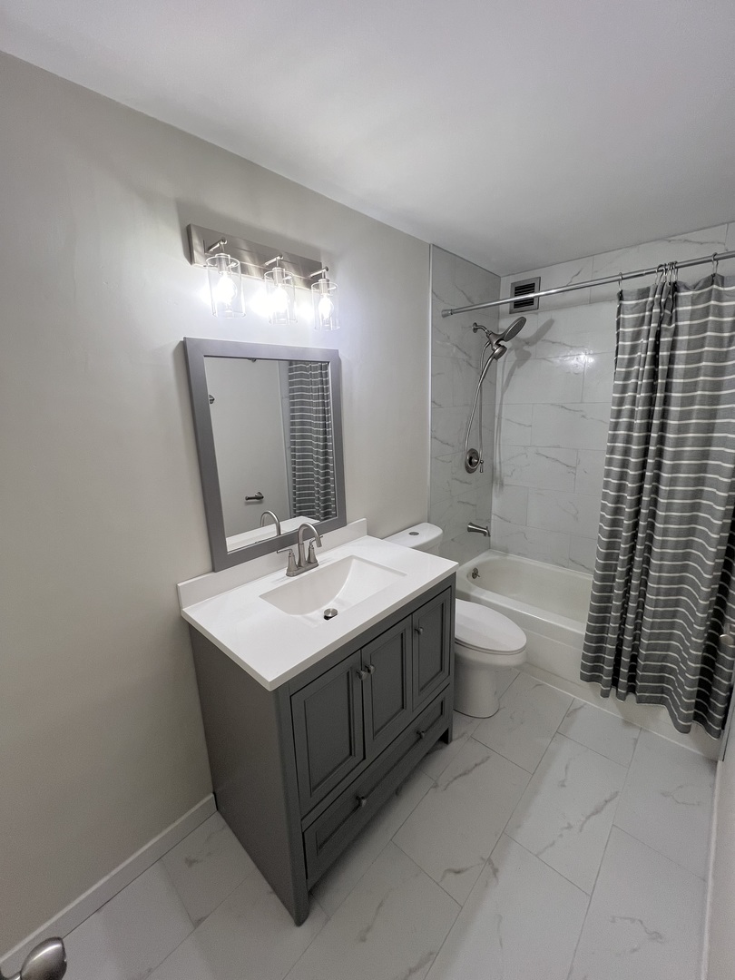 2020 N Lincoln Park West Unit: 12E