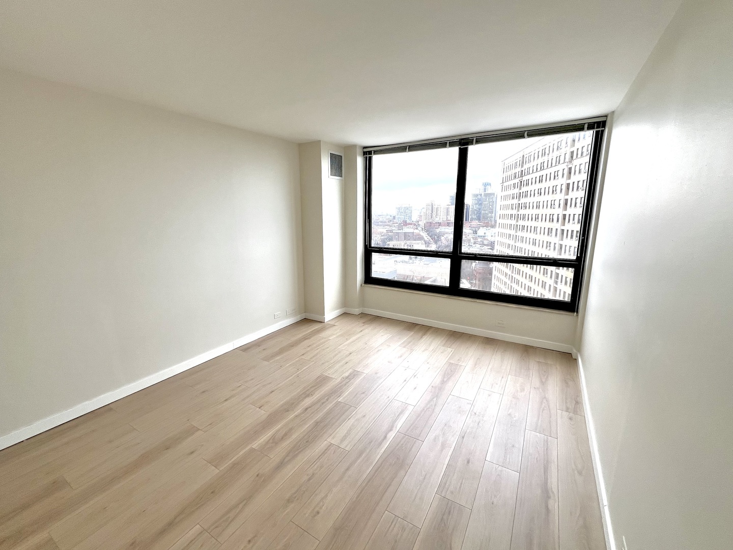 2020 N Lincoln Park West Unit: 12E
