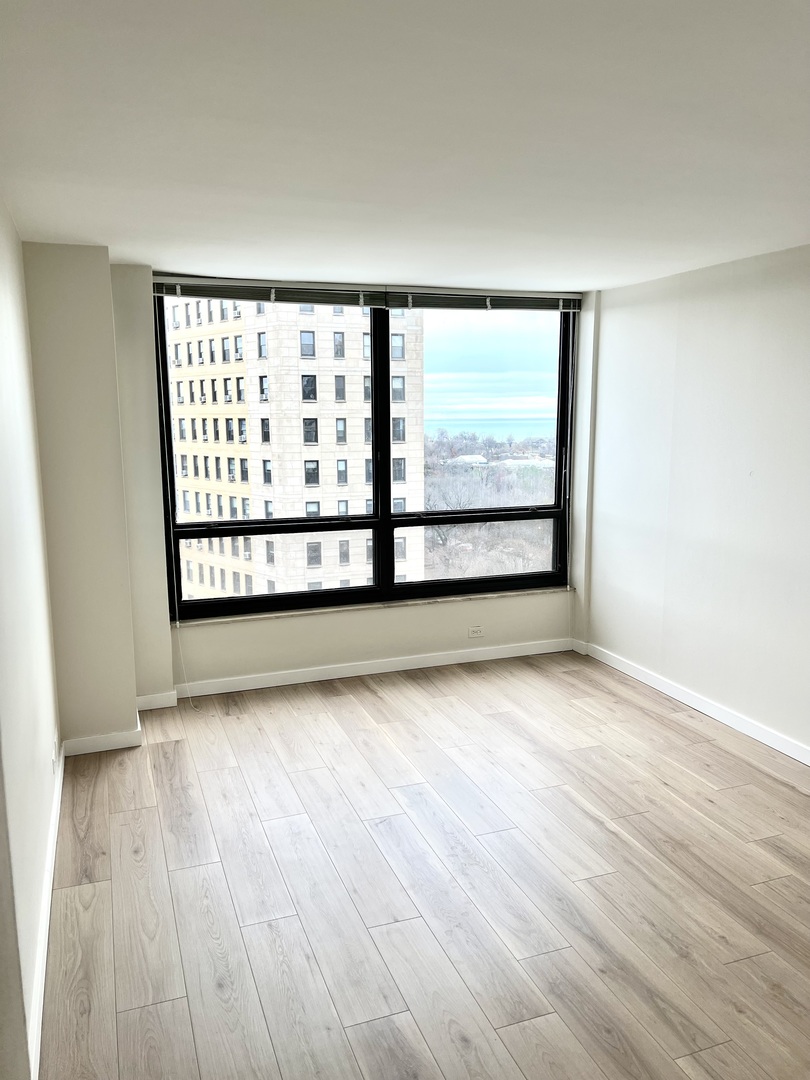 2020 N Lincoln Park West Unit: 12E
