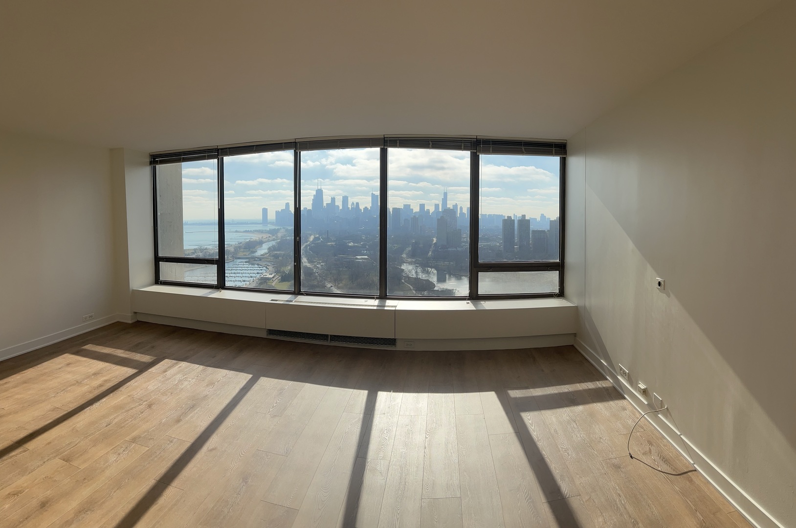 2800 N Lake Shore Drive Unit: 3210