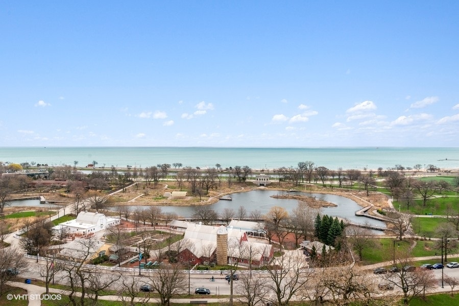 1850 N CLARK Street Unit: 1801