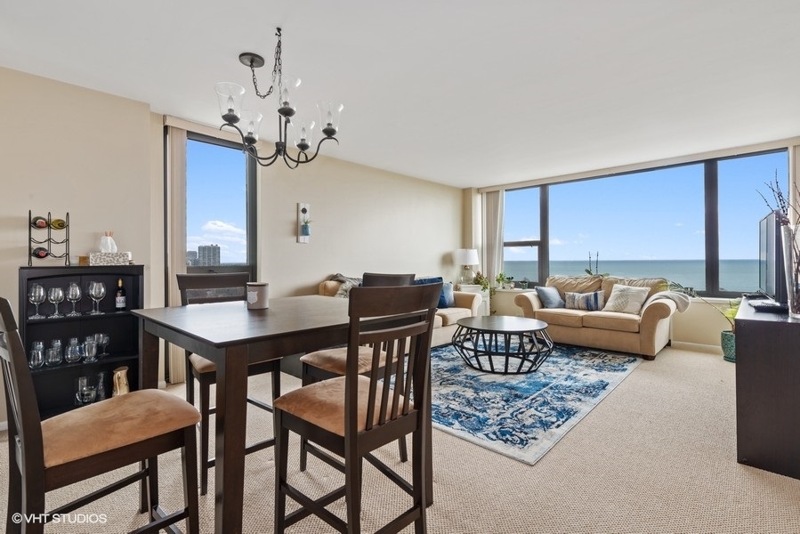 1850 N CLARK Street Unit: 1801
