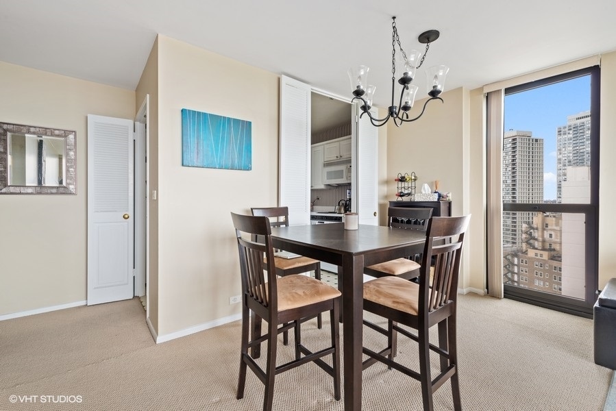 1850 N CLARK Street Unit: 1801
