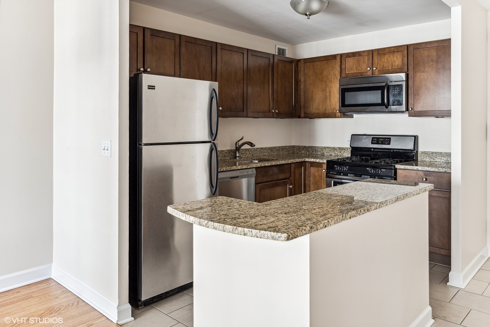 1960 N LINCOLN PARK WEST Unit: 2812