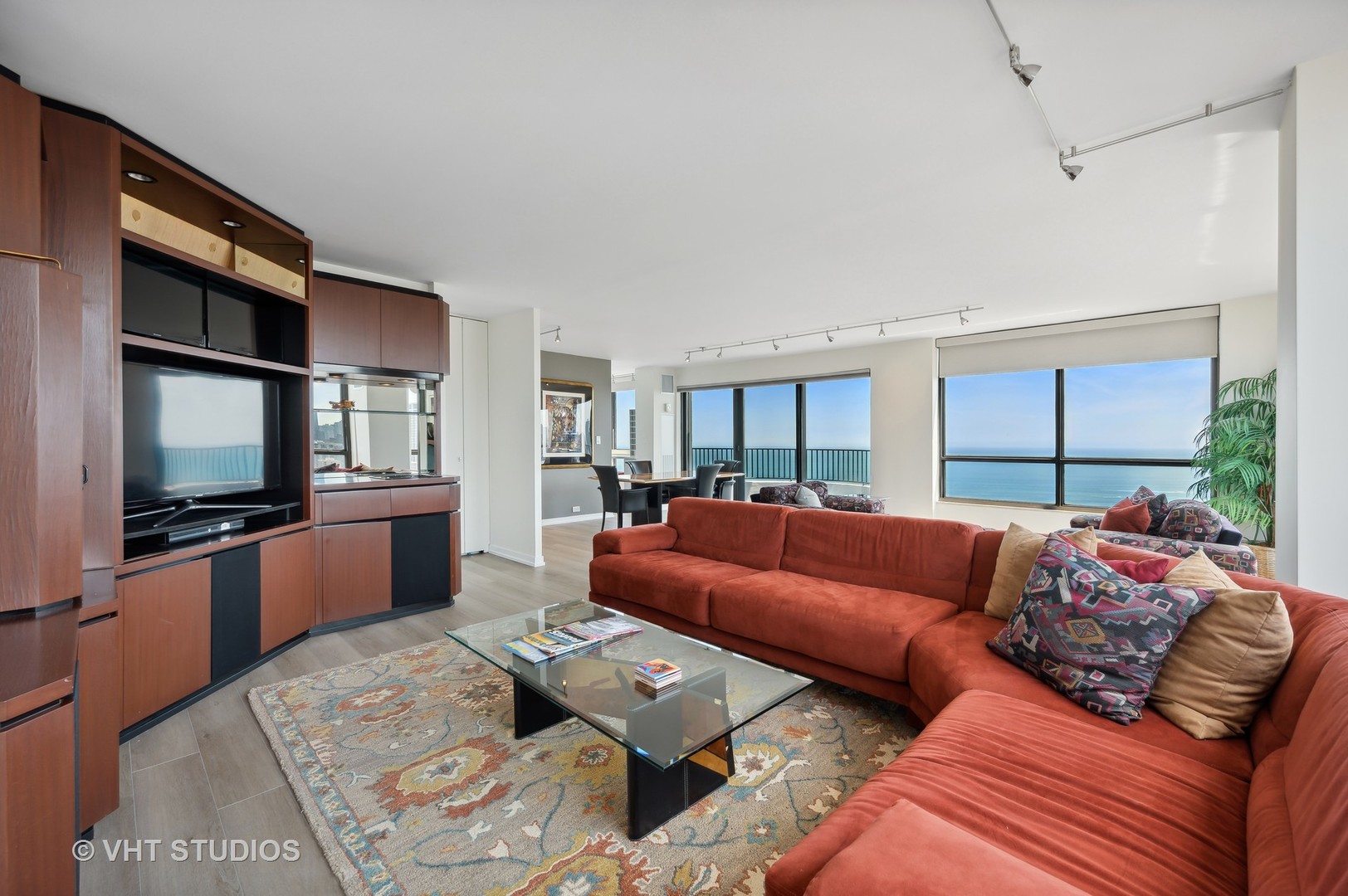 2020 N LINCOLN PARK WEST Unit: 31FG