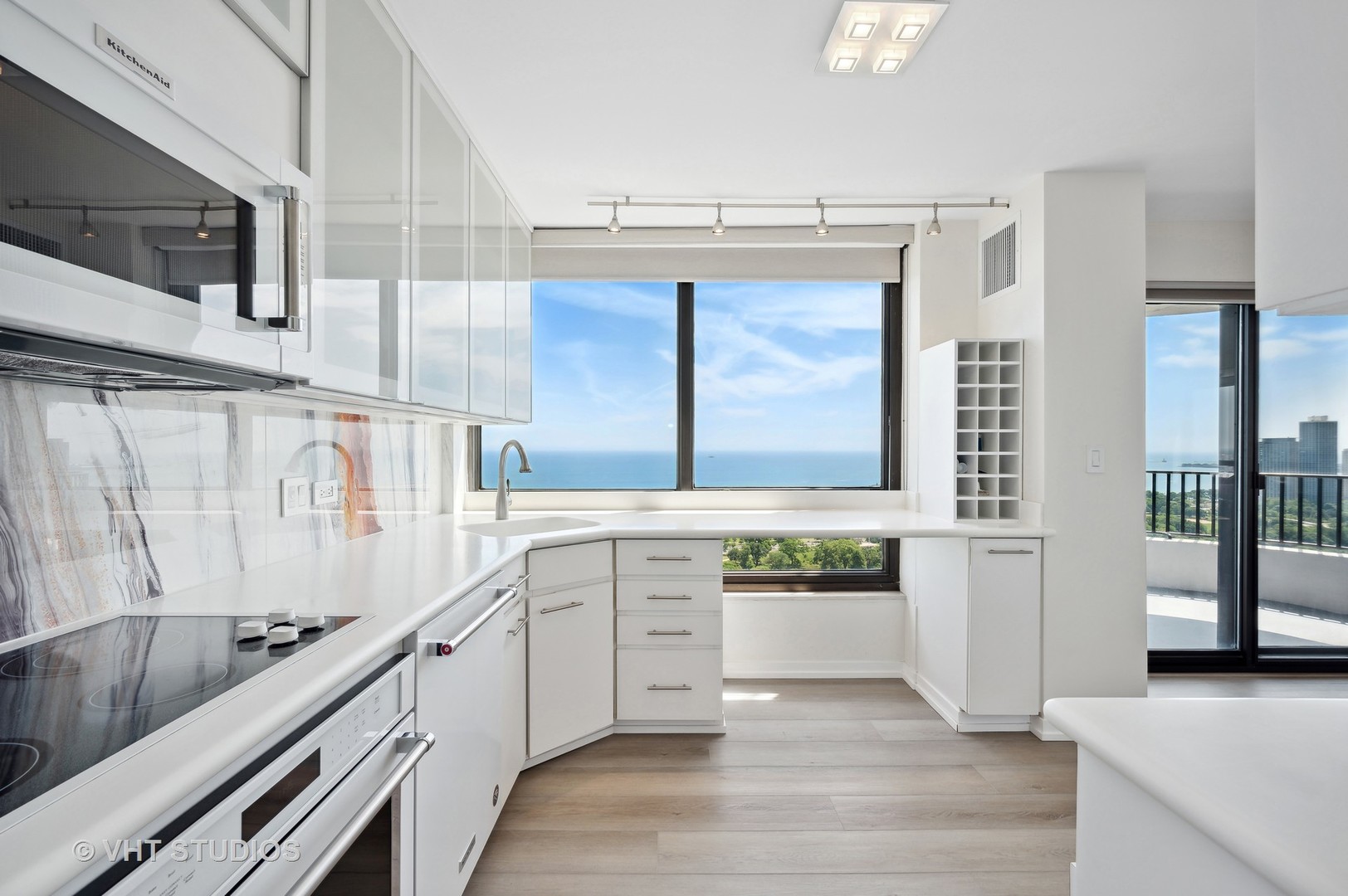 2020 N LINCOLN PARK WEST Unit: 31FG